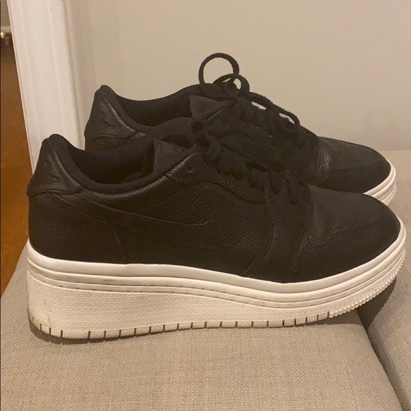 air jordan 1 retro low lifted women's shoe